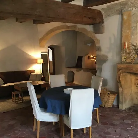 Tatil Evi Manoir Au Sein Du Village Saint-Haon-le-Châtel